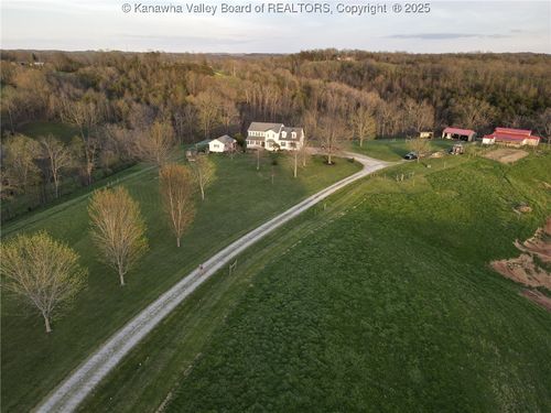 281 Windy Ln, Liberty, WV, 25124-8006 | Card Image