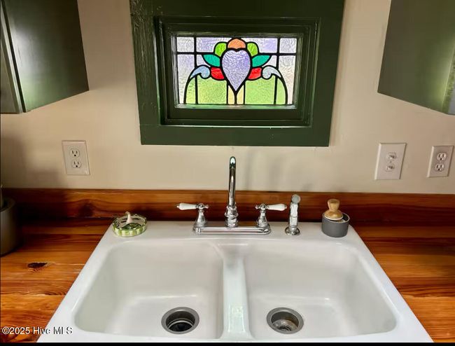 750 W 2 Nd St, House other with 2 bedrooms, 2 bathrooms and null parking in Washington NC | Image 11