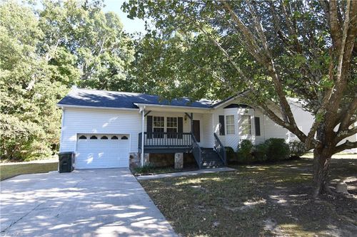 394 Meadow Lark Ln, Thomasville, NC, 27360-3252 | Card Image