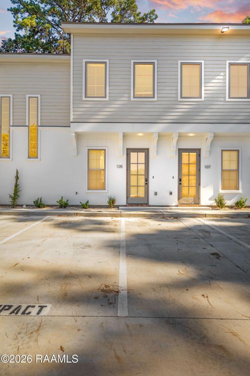 105 Oak Aly, Lafayette, LA, 70508-8135 | Card Image