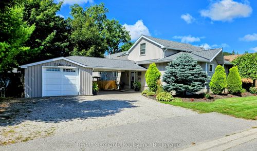 212 James St, Clinton, ON, N0M1L0 | Card Image