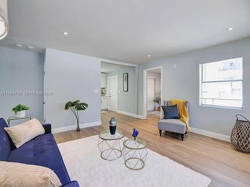 305 N 13th St, Fort Pierce, FL, 34950-8831 | Card Image