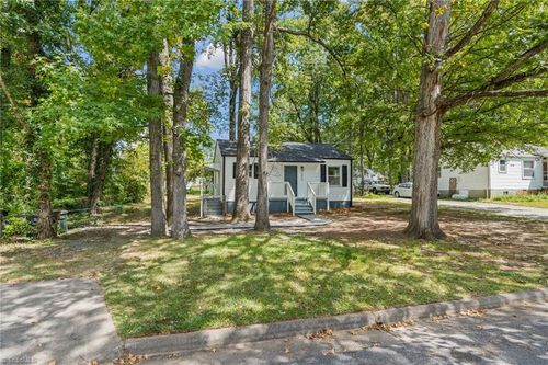 2806 Robin Hood Dr, Greensboro, NC, 27408-3313 | Card Image