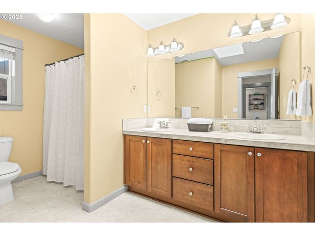 16459 Se Siri Loop, House other with 3 bedrooms, 3 bathrooms and 2 parking in Damascus OR | Image 38