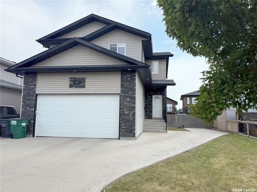 135 W Hampton Blvd, Saskatoon, SK, S7R0B7 | Card Image