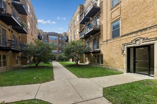 1s-1641 W Farwell Ave, Chicago, IL, 60626-6063 | Card Image