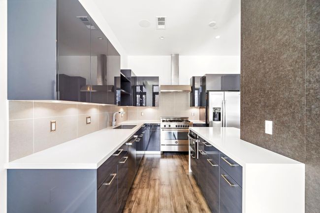 UNIT-1109 - 1211 Caroline St, Condo with 2 bedrooms, 2 bathrooms and 2 parking in Houston TX | Image 10