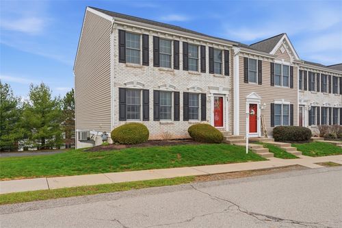 38 Castle View Dr, Mc Kees Rocks, PA, 15136-1892 | Card Image