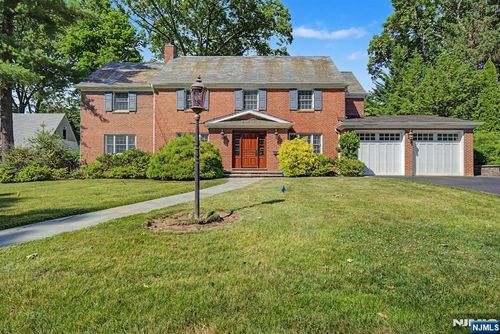 9 Woodland Park Dr, Tenafly, NJ, 07670-3026 | Card Image
