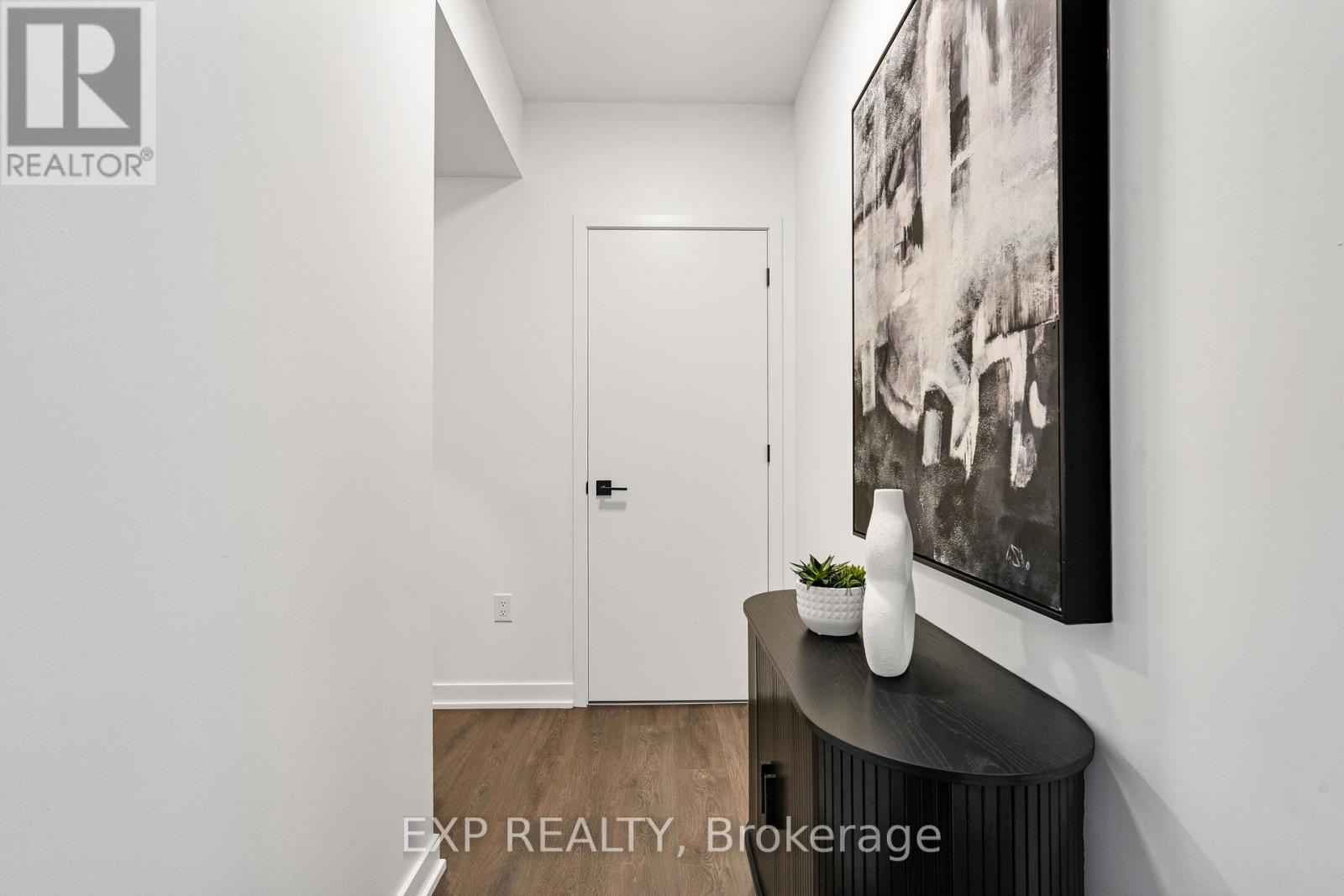 Residential in Toronto (Islington-City Centre West) 4