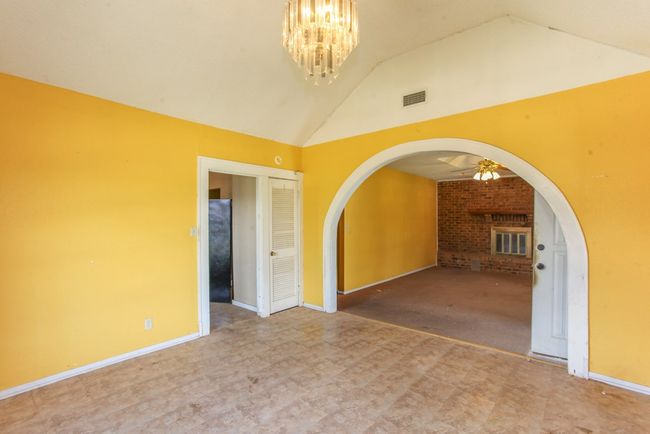 1405 Runnels St, House other with 4 bedrooms, 2 bathrooms and null parking in Big Spring TX | Image 7