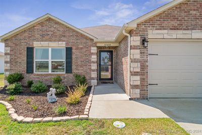 14410 N 73rd Avenue E, House other with 3 bedrooms, 2 bathrooms and null parking in Collinsville OK | Image 3