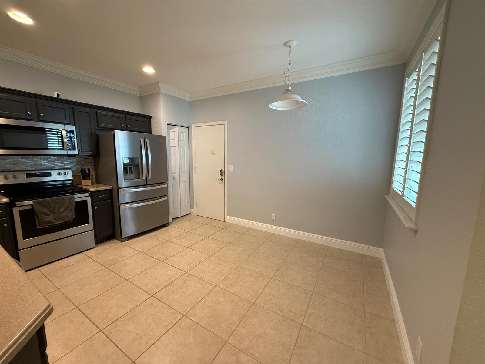 Residential Lease in Riviera Beach 5