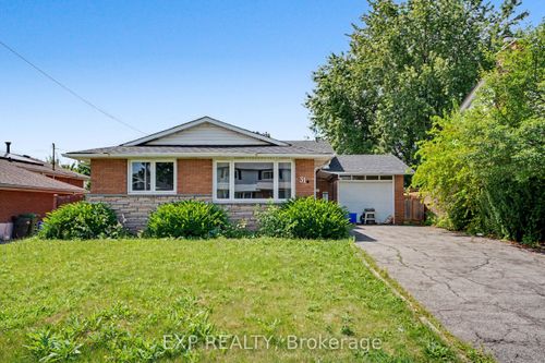 31 Darlington Dr, Hamilton, ON, L9C2L8 | Card Image