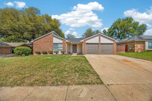 2409 Springridge Dr, Arlington, TX, 76014-2708 | Card Image