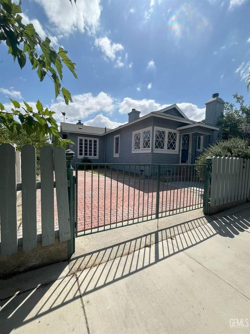 613 Woodrow St, Taft, CA, 93268-2308 | Card Image