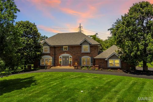 12405 Montsouris Dr, Creve Coeur, MO, 63141-7421 | Card Image