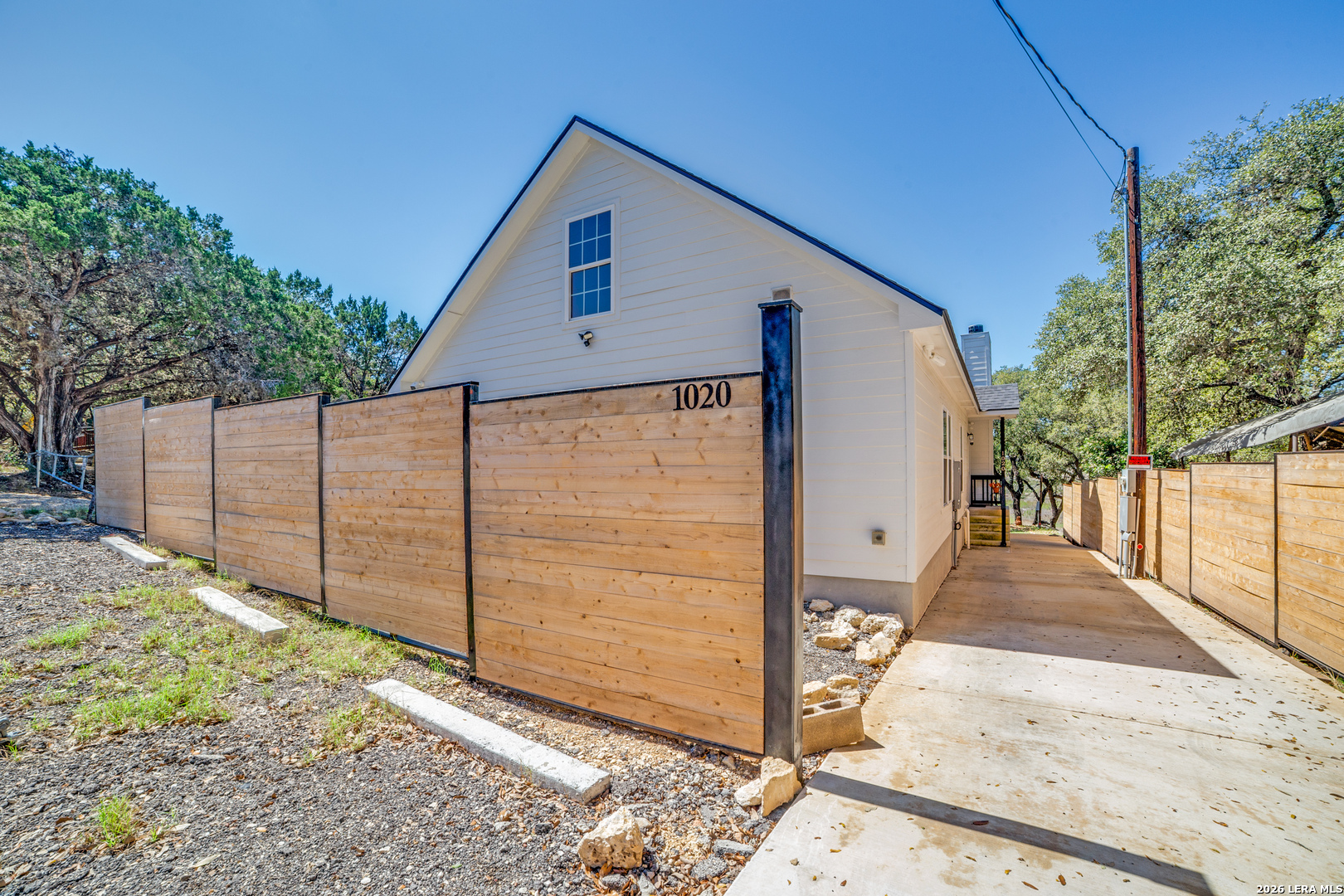 Residential in Lakehills 4