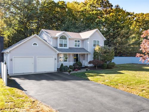 87 Bakewell Ct, Cranston, RI, 02921-2412 | Card Image