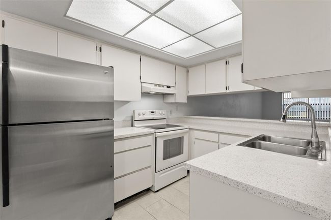 APT-130 - 2131 Ridge Rd S, Townhouse with 2 bedrooms, 3 bathrooms and null parking in LARGO FL | Image 6