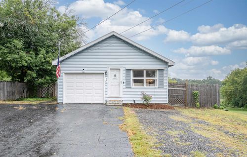 14 3/4 Verona St, Nashua, NH, 03060-6457 | Card Image