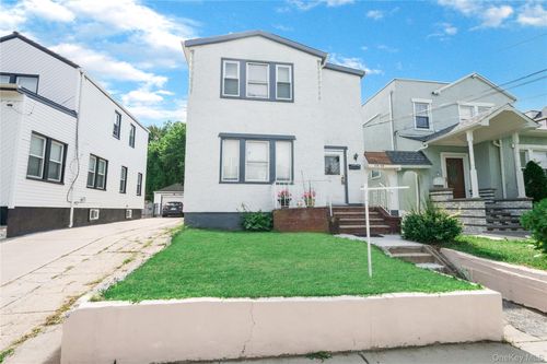231-08 Mentone Ave, Laurelton, NY, 11413-2955 | Card Image