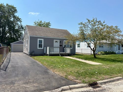 386 Park St, Manteno, IL, 60950-1025 | Card Image