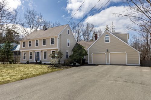 39 Woodland Drive, Bangor, ME, 04401 | Card Image