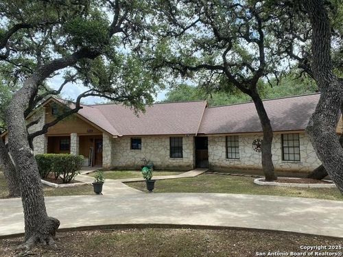 9516 Geronimo Oaks St, San Antonio, TX, 78254-1726 | Card Image