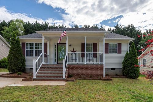 217 Williamsgate Ct, Winston Salem, NC, 27107-2010 | Card Image