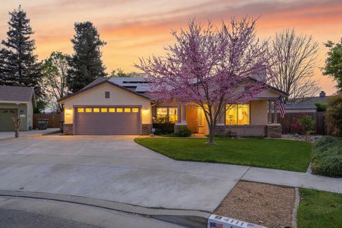 4111 W Redding Ave, Visalia, CA, 93277-5118 | Card Image