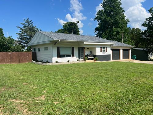 704 Pine St, Willow Springs, MO, 65793-3446 | Card Image