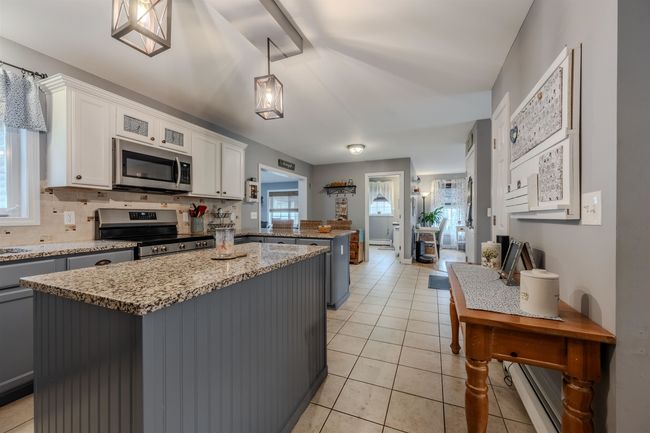 22 Countryside Ln, House other with 3 bedrooms, 3 bathrooms and null parking in Pelham NH | Image 12