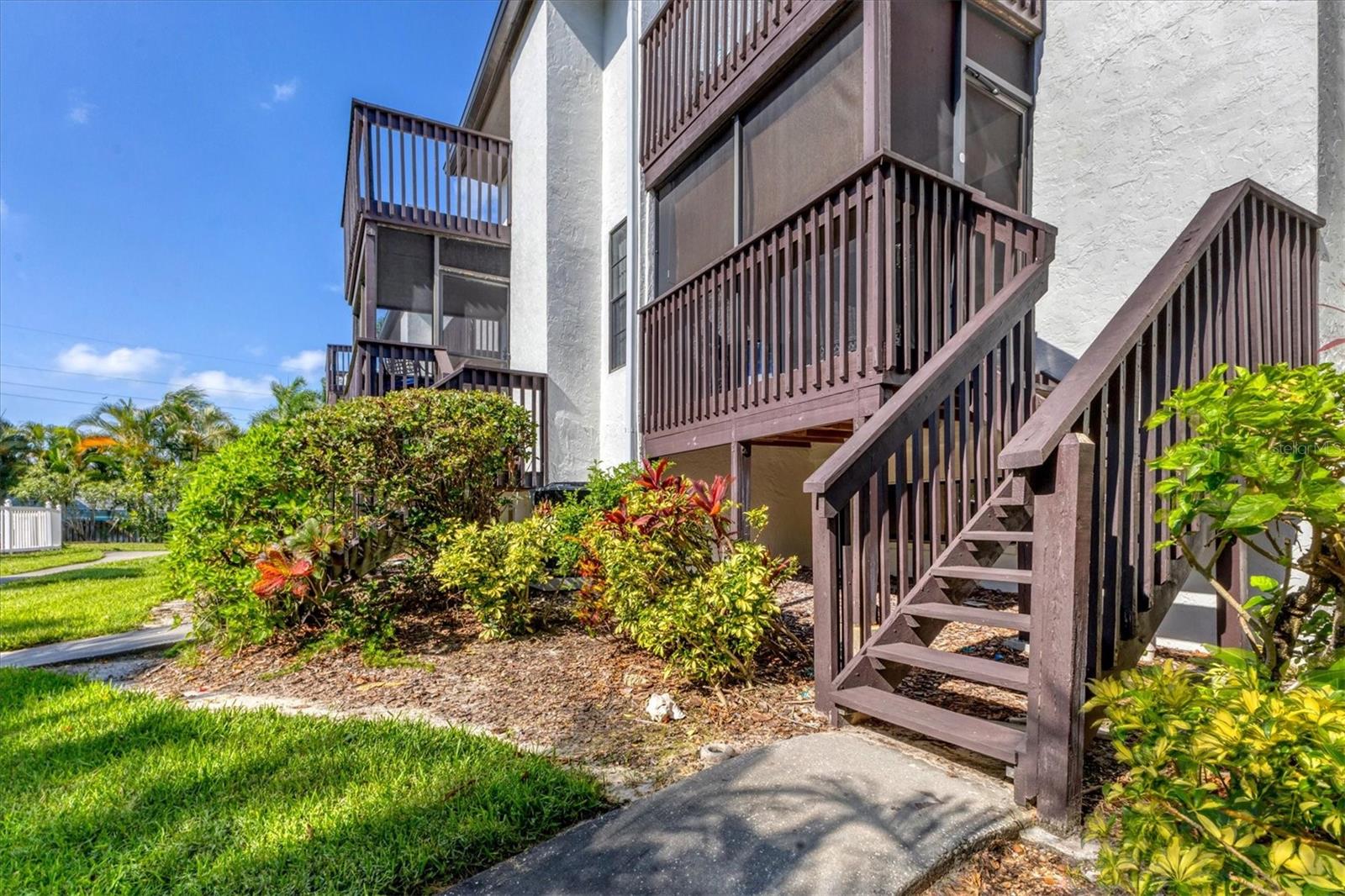Sarasea Cir, Sarasota, FL 34242