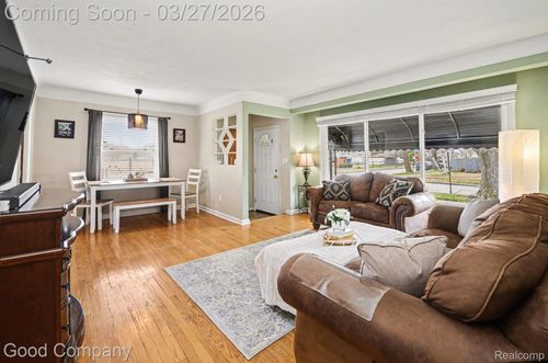 28900 Ursuline St, Saint Clair Shores, MI, 48081-1024 | Card Image