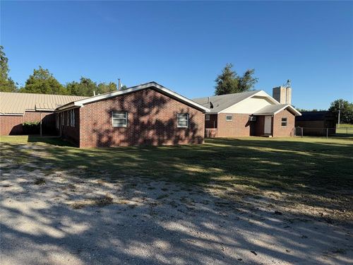 1002 N 11th St, Chickasha, OK, 73018-1706 | Card Image