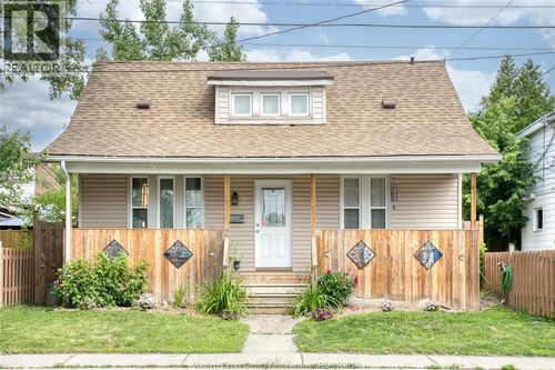 824 Cataraqui St, Windsor, ON, N9A3P4 | Card Image