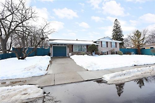 1 Miami Drive, Hamilton, ON, L9C2K2 | Card Image