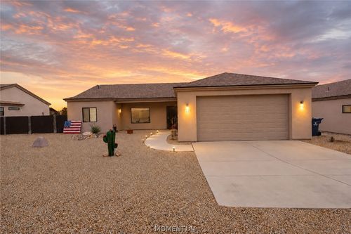 9609 N Concho Dr, Kingman, AZ, 86401-8151 | Card Image