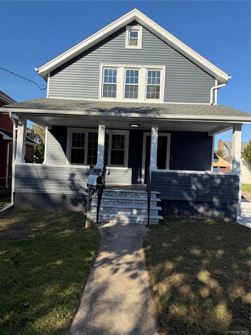 107 E Saint Marks Pl, Valley Stream, NY, 11580-4437 | Card Image
