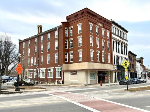 6-2 N Main St, Rochester, NH, 03867-1905 | Card Image