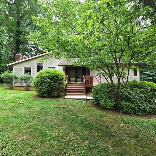 123 Forest Ct, Advance, NC, 27006-9452 | Card Image