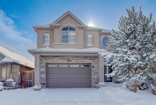 9208 Hendershot Blvd, Niagara Falls, ON, L2H0E3 | Card Image