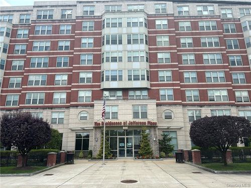 729-300 Mamaroneck Ave, White Plains, NY, 10605-6404 | Card Image