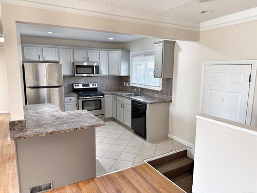 28859 Floral St, Roseville, MI, 48066-7420 | Card Image