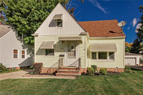 5659 Shawnee Dr, Lyndhurst, OH, 44124-3050 | Card Image