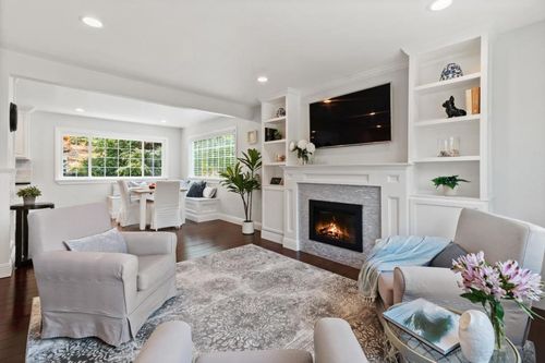 330 Avenue Portola, El Granada, CA, 94018-8201 | Card Image