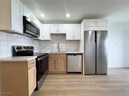 apt-94-4600 University Center Dr, Las Vegas, NV, 89119-6679 | Card Image