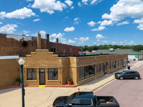 200 S Minnesota Ave, Saint Peter, MN, 56082-2522 | Card Image