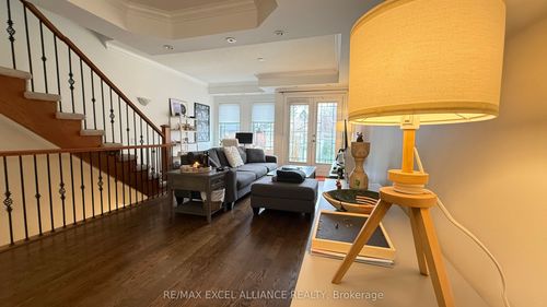 2-428 Kenneth Ave, North York, ON, M2N7M3 | Card Image